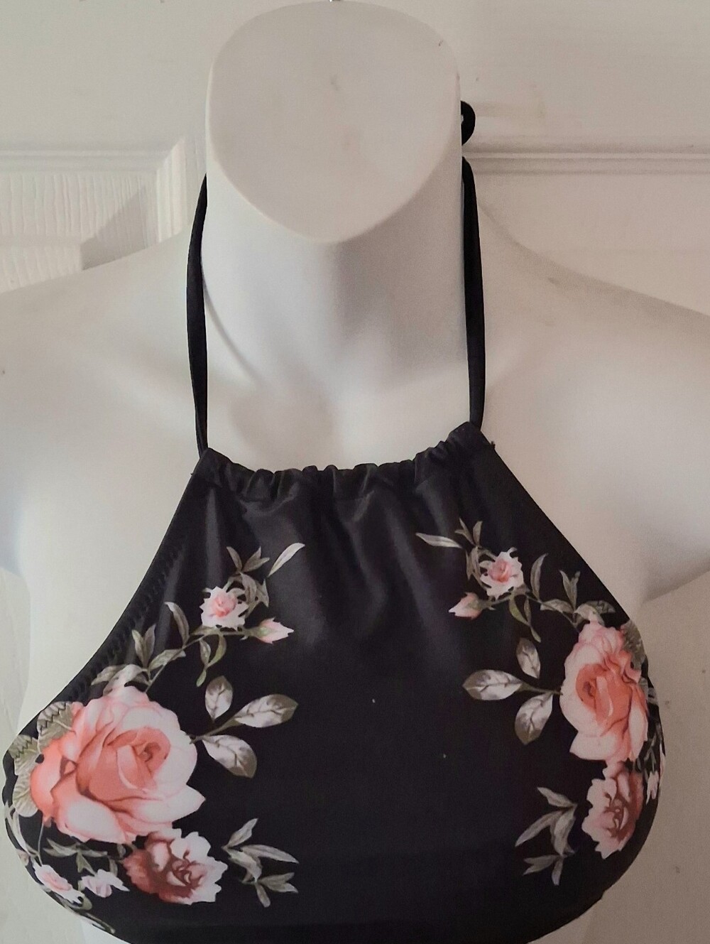 Ekouaer - Women's High Neck Floral Bikini Top. Size XS